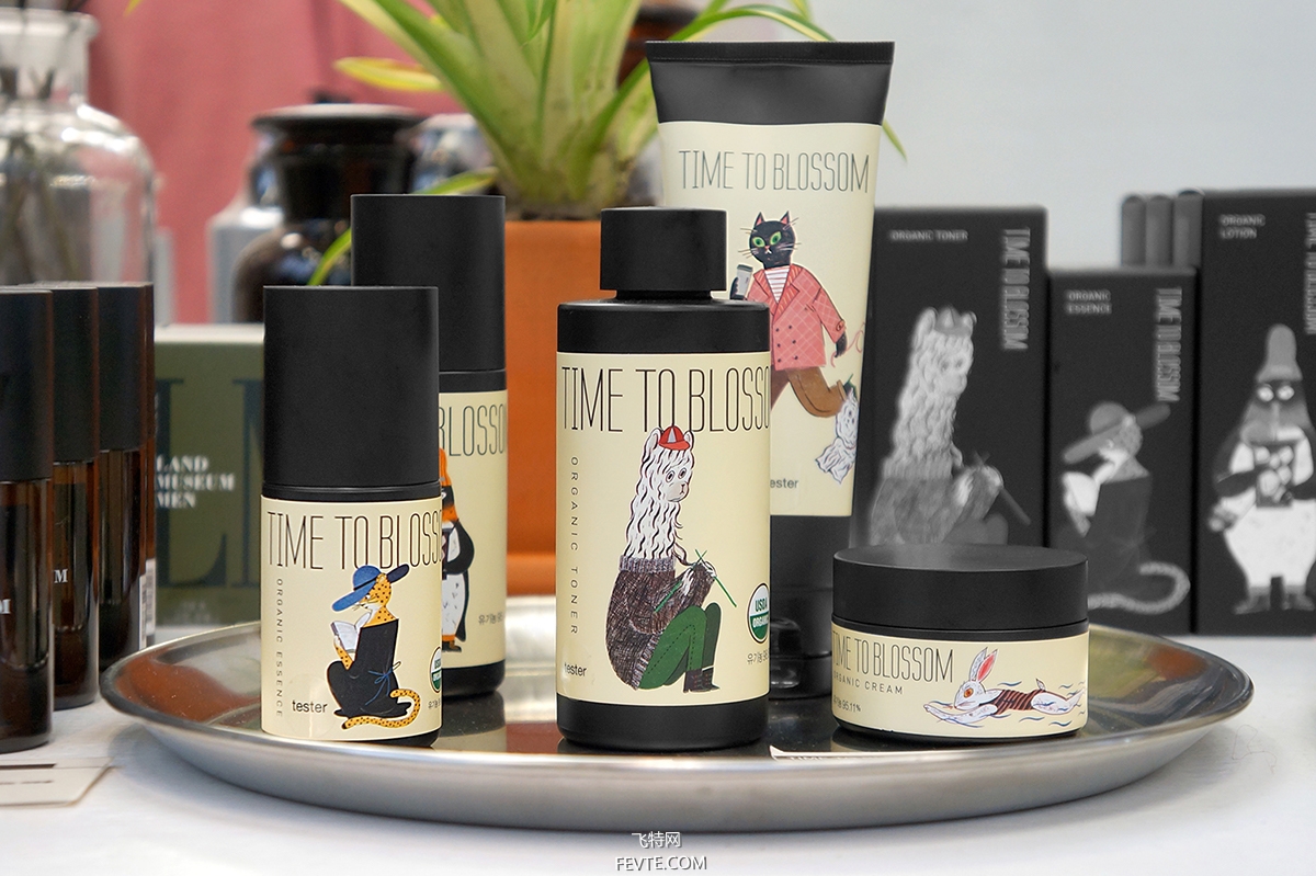 亞克力化妝品瓶子生產(chǎn)廠家告訴你，聚酯塑料PET瓶的開發(fā)與應(yīng)用