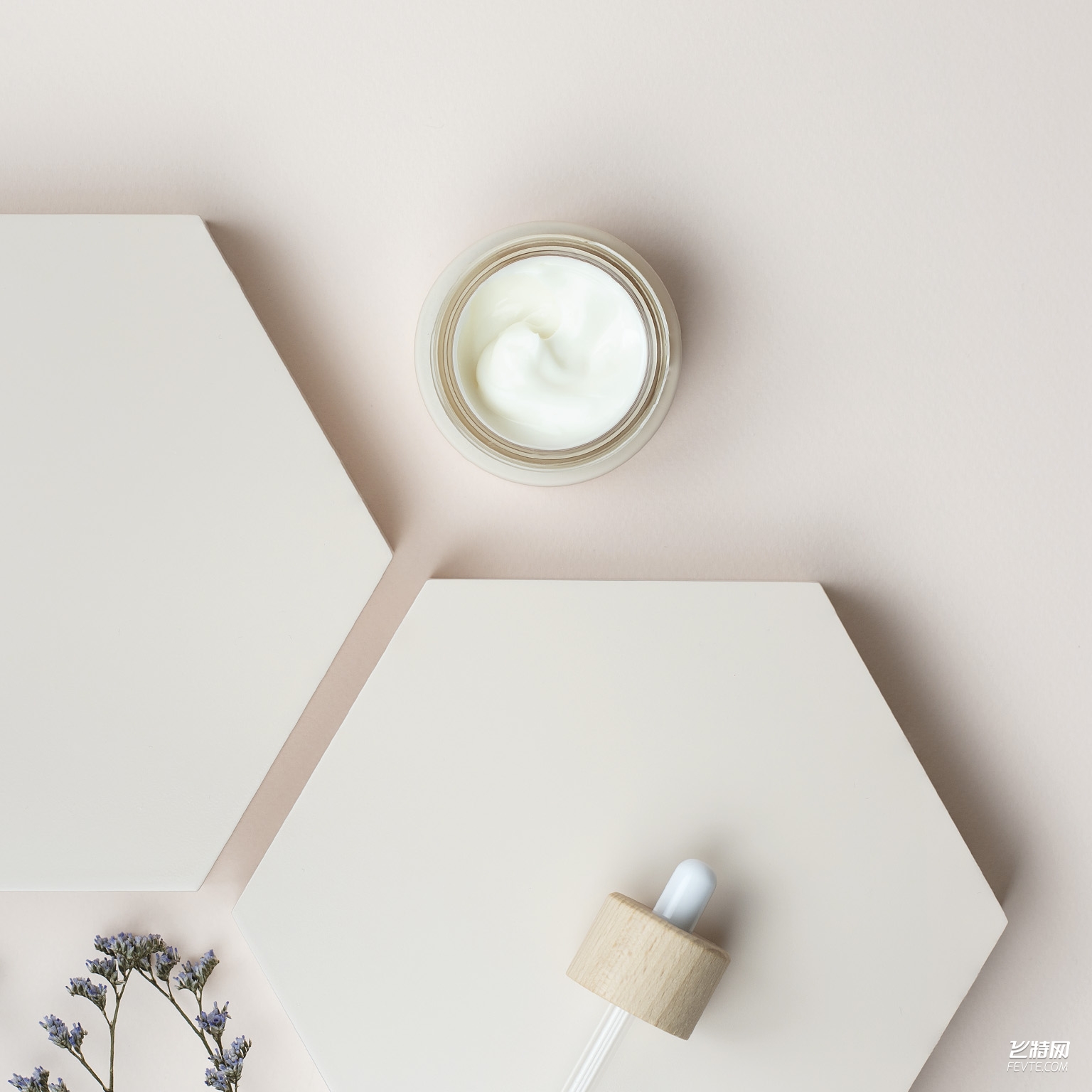 阿里巴巴塑料包裝瓶對天然村料的包裝設(shè)計(jì)方法研討 阿里巴巴塑料包裝瓶對天然村料的包裝設(shè)計(jì)方法研討