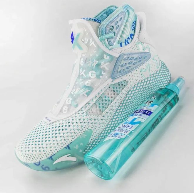 爺青回！六神換包裝了？這設(shè)計(jì)真“考古”！