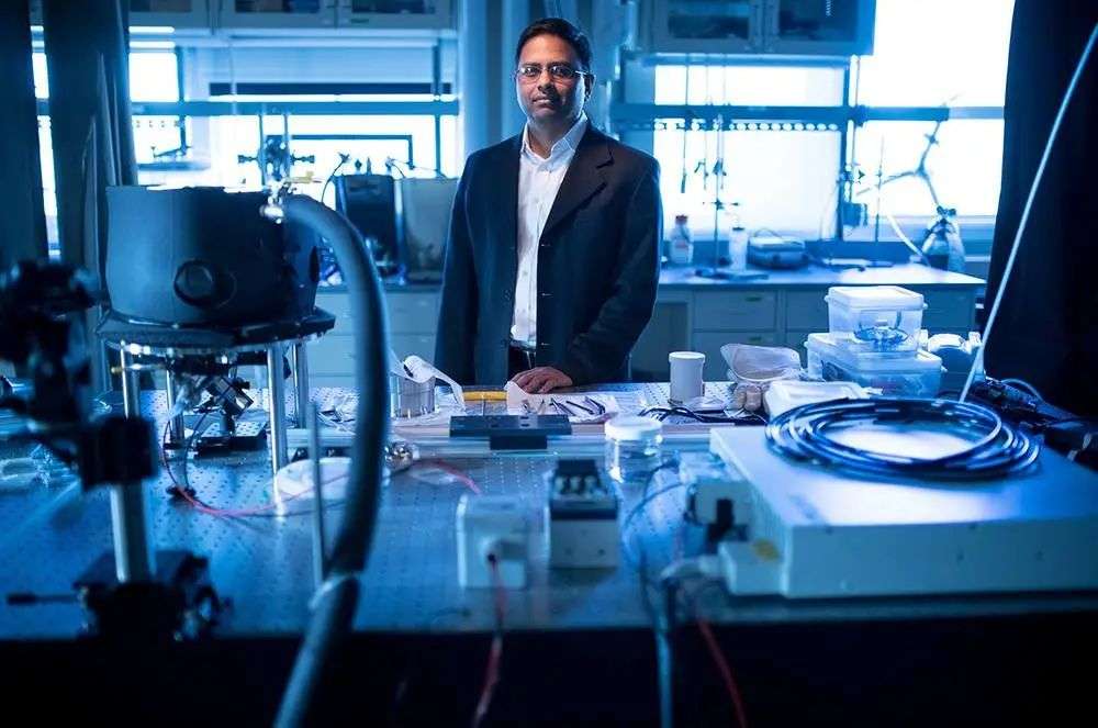 再也不用「擠牙膏」，高露潔換上的「潤滑劑」包裝，讓牙膏從此一滴不剩