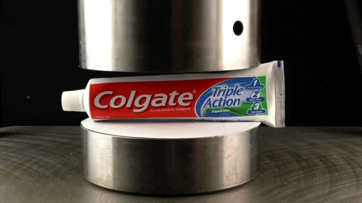 再也不用「擠牙膏」，高露潔換上的「潤滑劑」包裝，讓牙膏從此一滴不剩